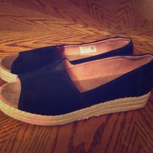 Tom’s Women’s Open Toe Platform Alpargata NWOT